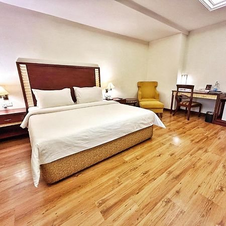 The Residency Karur Hotel Екстериор снимка