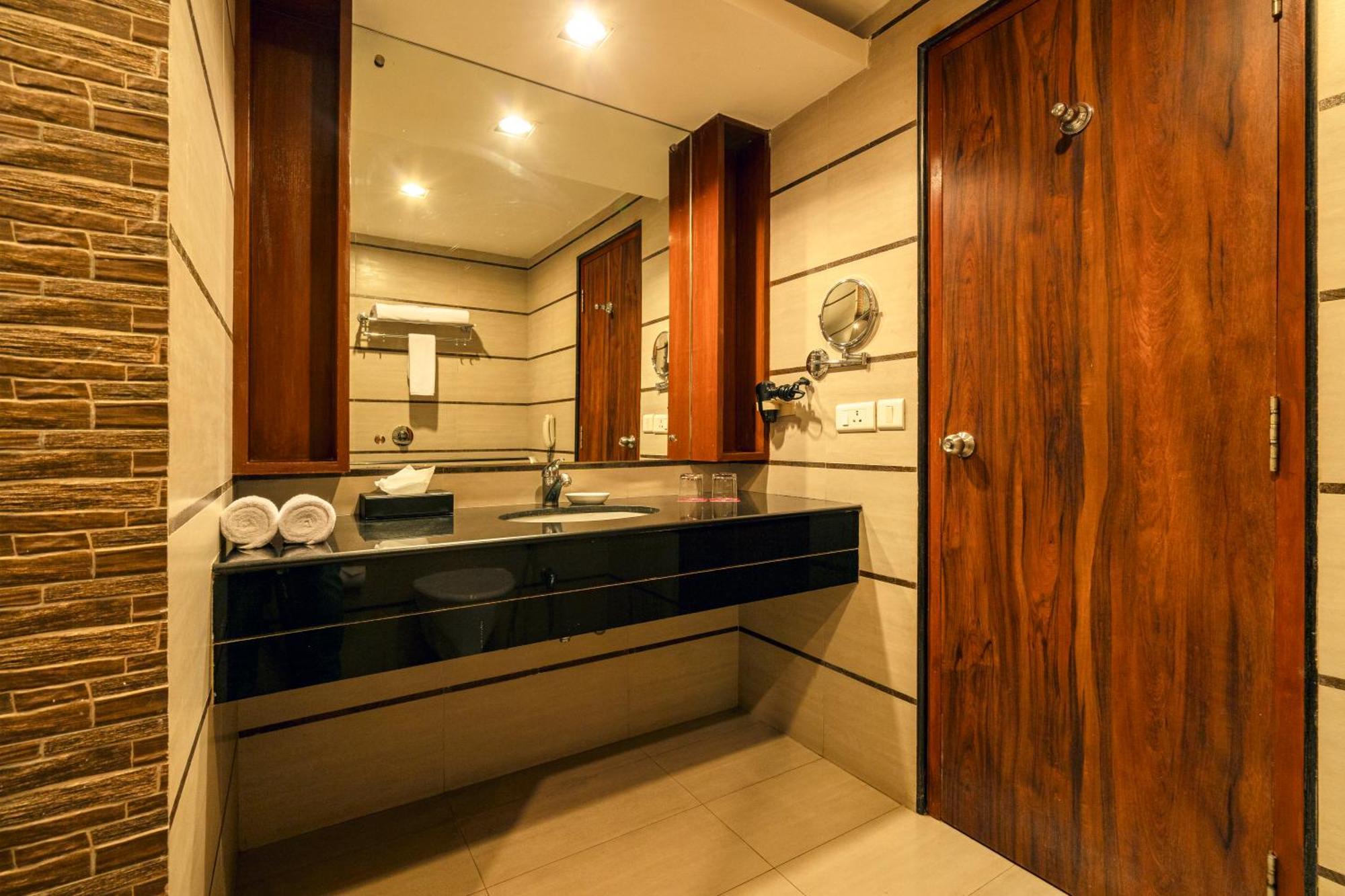 The Residency Karur Hotel Екстериор снимка