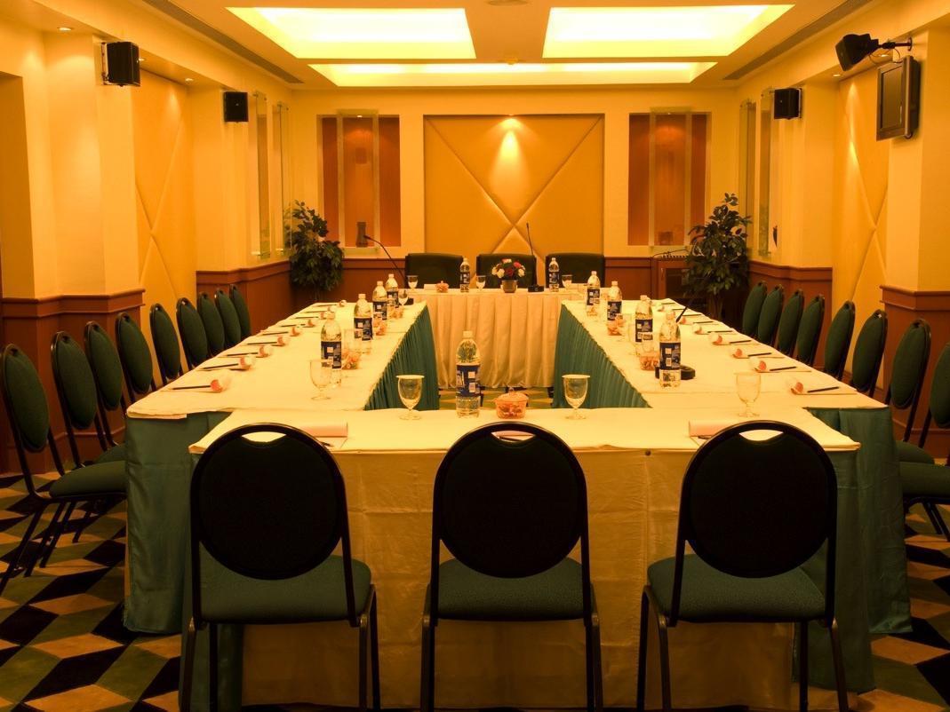 The Residency Karur Hotel Екстериор снимка