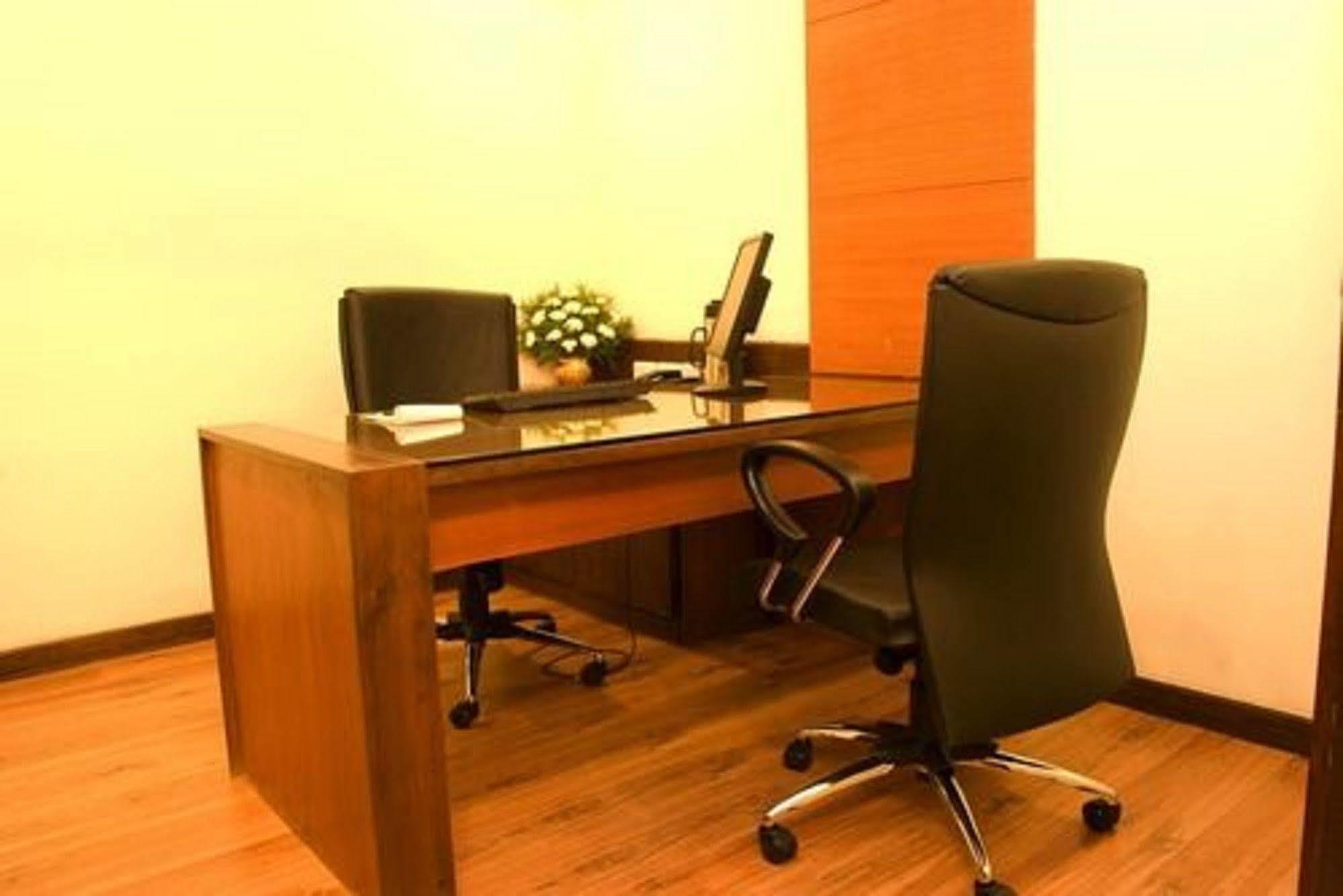 The Residency Karur Hotel Екстериор снимка